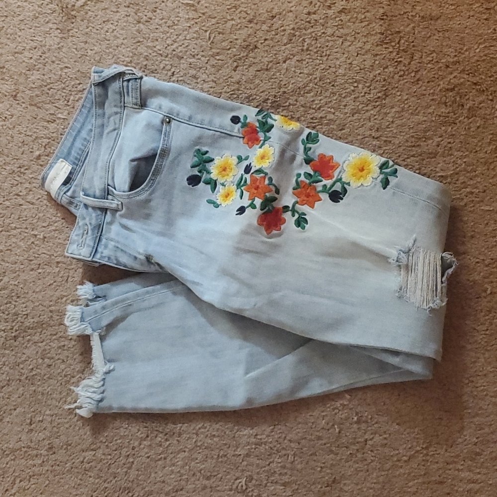 Embroidered Skinny Jeans